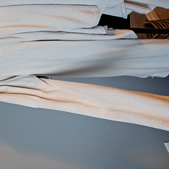 Drape Open Front Sweater/Shrug - Picture 3 of 7